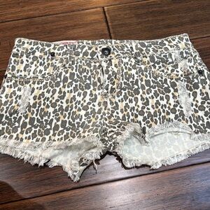 1ST KISS Cheetah Cut-off Shorts